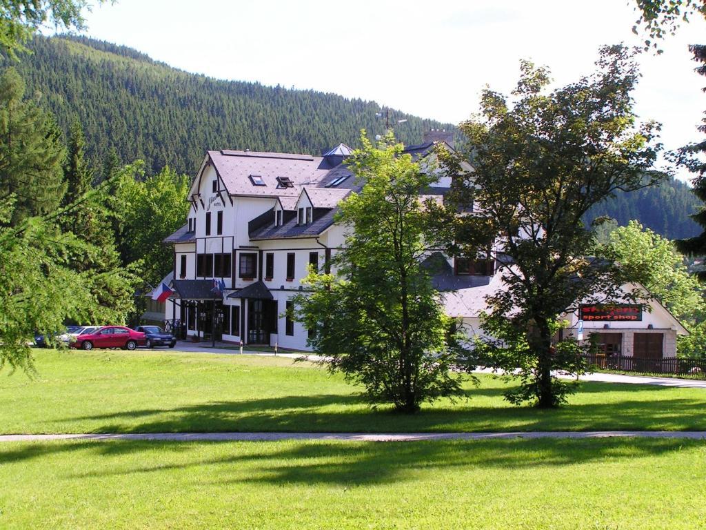 Hotel Start Spindleruv Mlyn Bagian luar foto